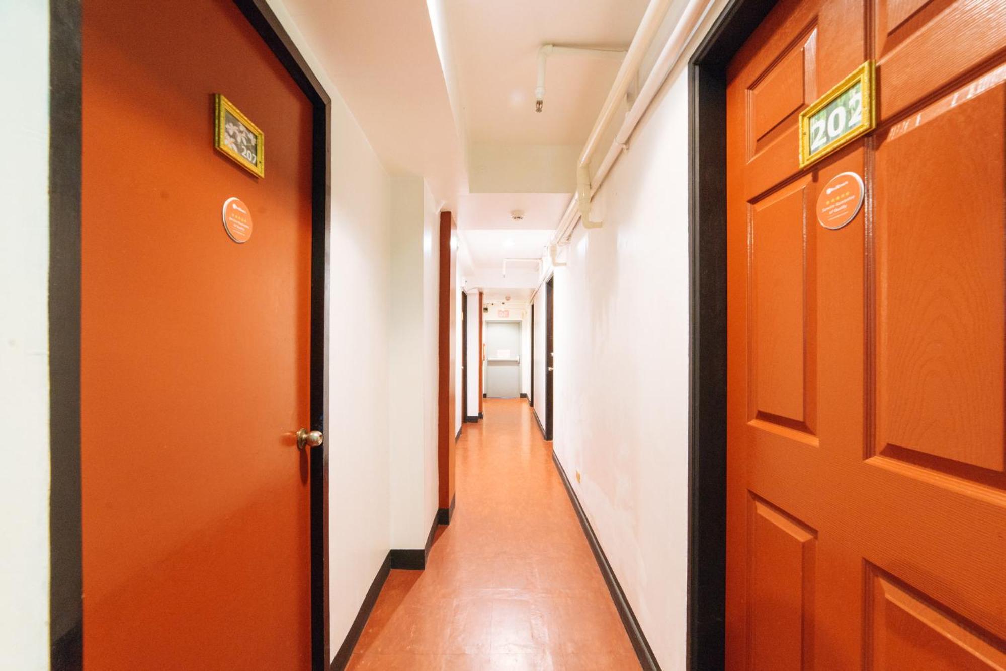 Reddoorz At Nirvana Pension House Bacolod Exterior photo