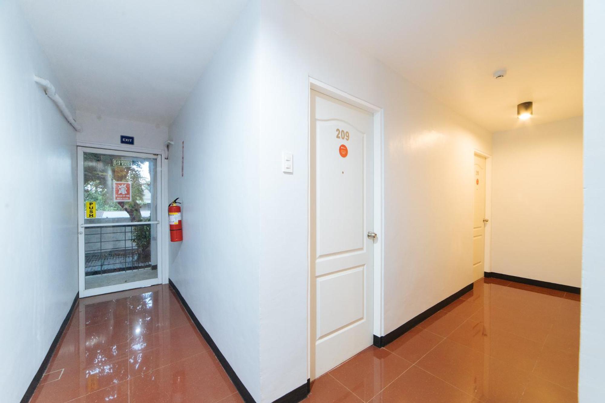 Reddoorz At Nirvana Pension House Bacolod Exterior photo